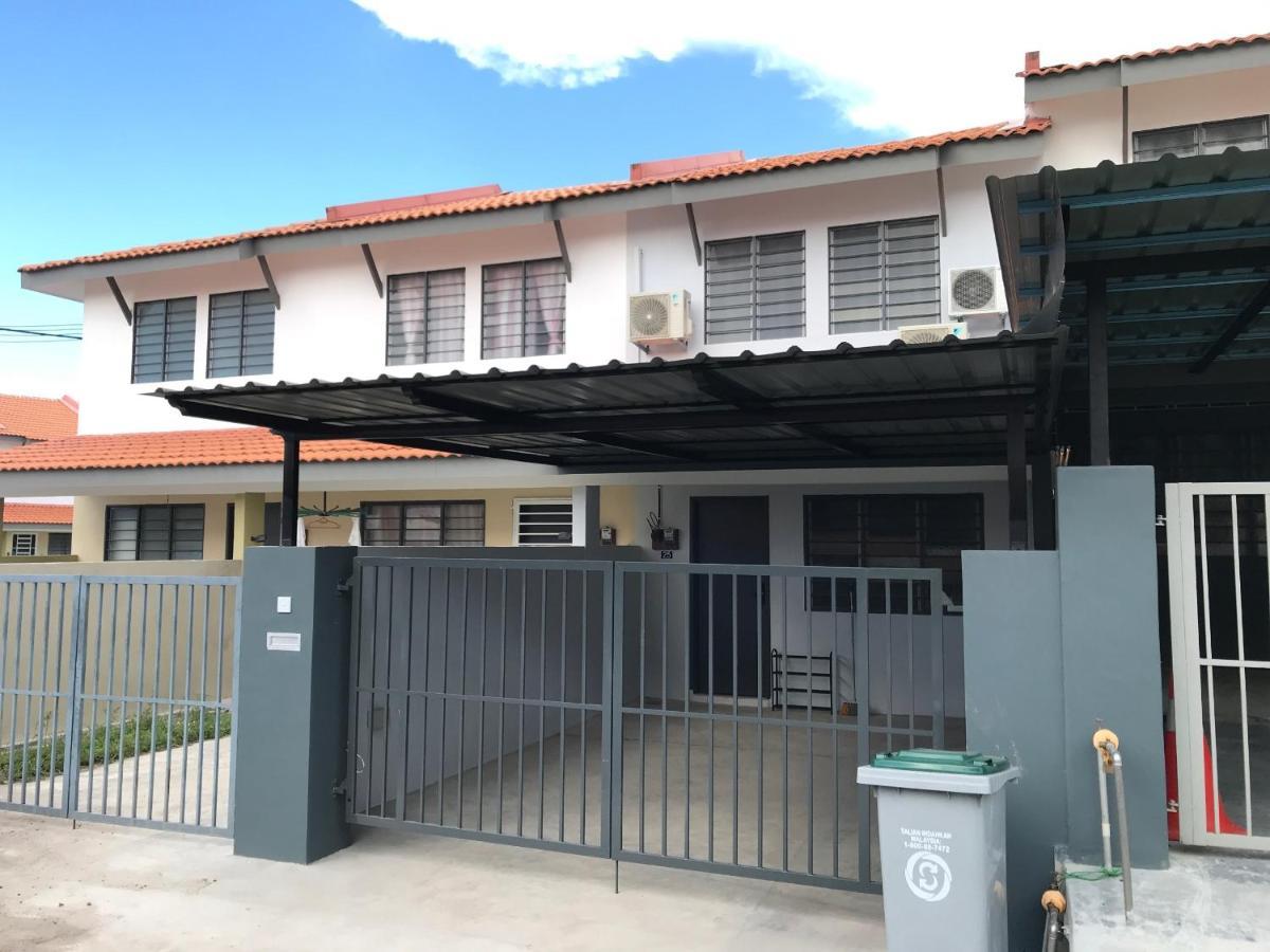 Oyo 90493 Jl Homestay Segamat Exterior photo