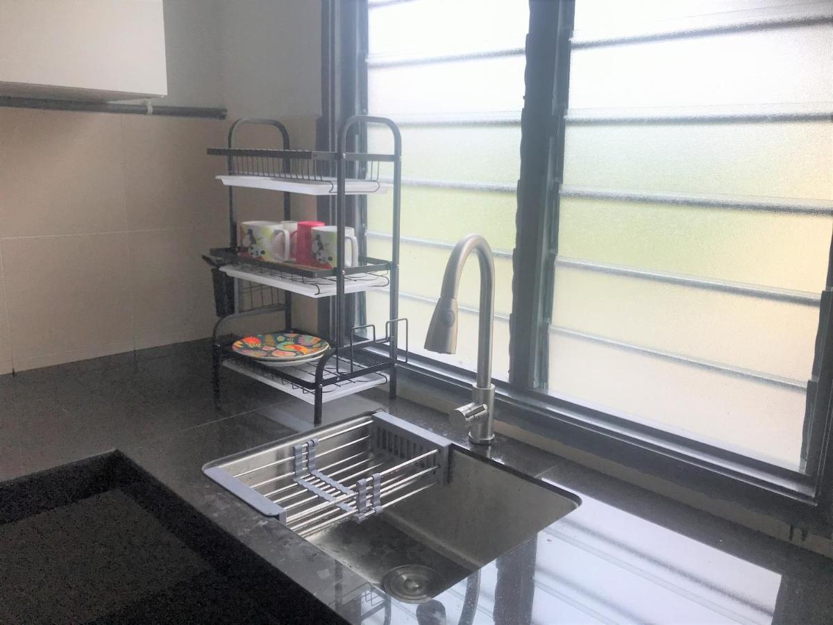 Oyo 90493 Jl Homestay Segamat Exterior photo