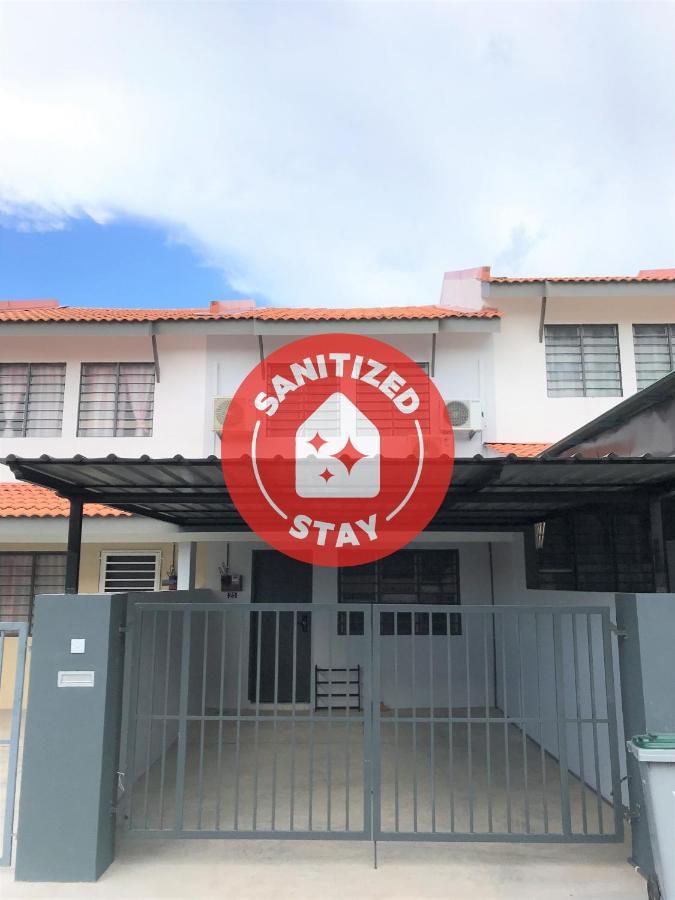 Oyo 90493 Jl Homestay Segamat Exterior photo