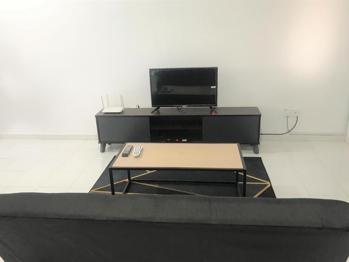Oyo 90493 Jl Homestay Segamat Exterior photo